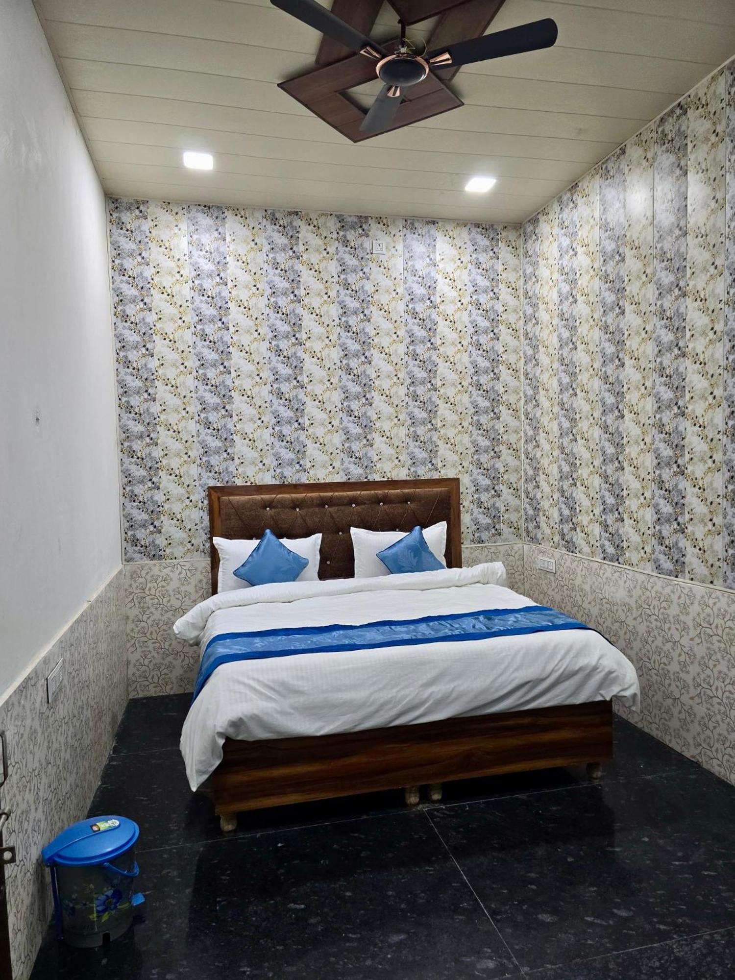 Hotel Kamal Dham Govardhan Exteriér fotografie